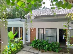 Villa The Jambu - Tumbak Bayuh
