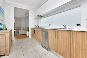 Coastal Breeze at Caves Beach Villas