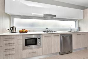 Bluewater Bliss at Caves Beach Villas