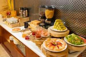 White Lotus Hotel Saigon