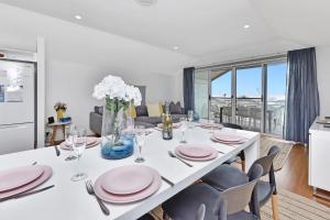 Oceanside Oasis at Caves Beach Villas