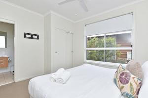 Beach Escape at Caves Beach Villas