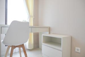 Wonderful and Homey Studio Vasaka Solterra Apartment By Travelio