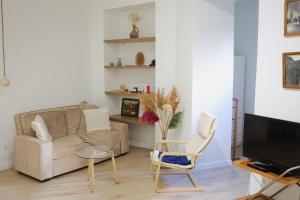 Cozy & Bright Apartment in the Heart of Tbilisi