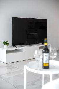 A52 - Apartment with Sea and Country Views