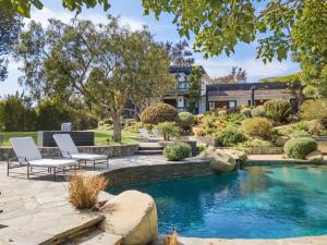 Malibu Park by Stay Awhile Villas