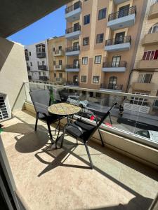 Comfort 2BR Apartment near Beach & Café del Mar- By HostMT