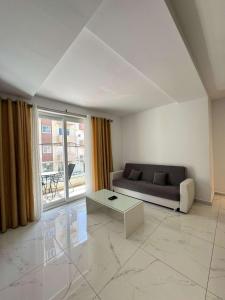 Comfort 2BR Apartment near Beach & Café del Mar- By HostMT