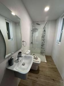 New luxury 2 Bed with Patio near aquarium