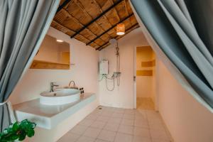 เดอะเฌอร์ โฮมสเตย์-The Sher