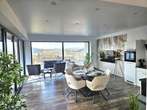 Wohnung mit großer Terrasse und Stadtview