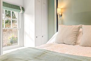 The Emerald - Central Henley, 2 Bedroom House