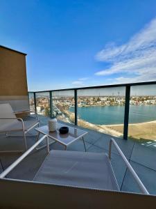 Luxusný Penthouse nad jazerami 230 m2, 2x garáž, WIFI