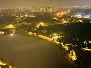 Bens Homestay Ecopark - Landmark L1