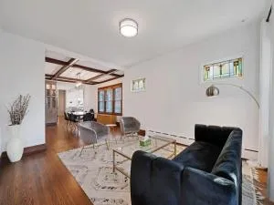 Charming Oak Park 4BD 3,5BA and 2 Private Parking home - 西塞罗