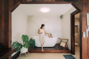 Baan Nhuer Mek บ้านเหนือเมฆ Coffee and Desk on the Cloud