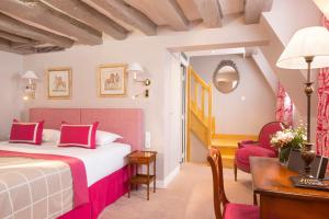 Family Suite room in Le Relais Saint Honoré
