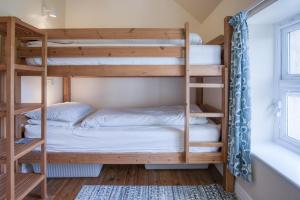 Bunk House - 4 Bedroom - Llangennith