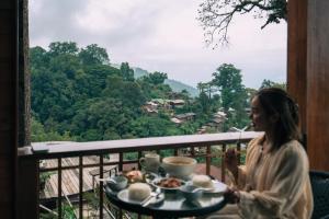 Baan Nhuer Mek บ้านเหนือเมฆ Coffee and Desk on the Cloud