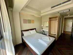 Collection O The Spades Hostel