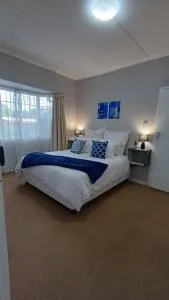 Pin Oak Inn - 希尔顿