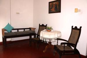 Ayubo Villa Ruby Room