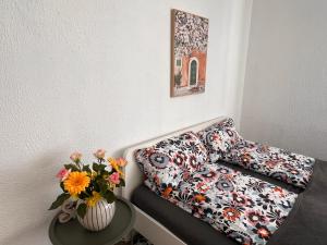 Modern flat DE -CH- Airport -Parking