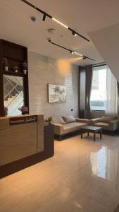 مجمع الملكة بصامطة شقة من غرفتي نوم فندقية فخمة وبتصميم راقي يلبي جميع احتياجات الضيوف