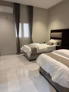 مجمع الملكة بصامطة شقة من غرفتي نوم فندقية فخمة وبتصميم راقي يلبي جميع احتياجات الضيوف