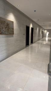 مجمع الملكة بصامطة شقة من غرفتي نوم فندقية فخمة وبتصميم راقي يلبي جميع احتياجات الضيوف