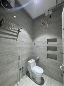 مجمع الملكة بصامطة شقة من غرفتي نوم فندقية فخمة وبتصميم راقي يلبي جميع احتياجات الضيوف