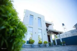 Rivera Maha Oya - 瓦伊卡尔