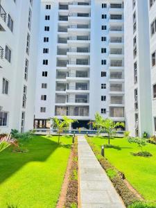 Roma Stays - 3bedroom Apartment at Aqua Gardens Near to CityMall