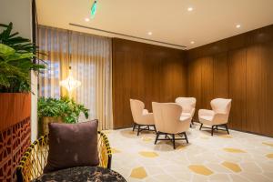 080 Transit Hotel, T2