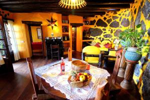 CORA - Beheizter Pool, Sauna, traumhafter Meerblick, Billiard, Tischtennis, sehr ruhig