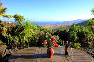 CORA - Beheizter Pool, Sauna, traumhafter Meerblick, Billiard, Tischtennis, sehr ruhig