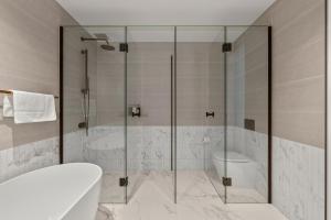 Sapphire finest CBD & garden views 3BR 2B with free parking