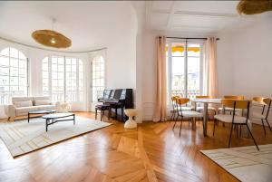TBS 324 - Superb apartment with Eiffel Tower view