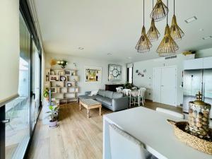 Sunrise & Pool Mairena Metro