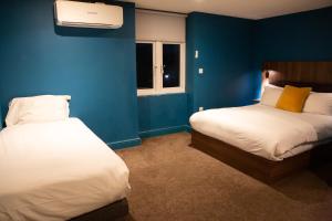 Family Room with Private Bathroom room in The Dirty Liquor Hotel