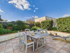 Jolie maison avec jardin à 450m de la plage pour 8