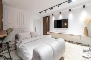 Ultra-Modern Luxury Apartment - Spacious & Elegant