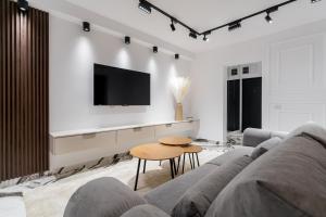 Ultra-Modern Luxury Apartment - Spacious & Elegant