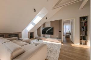 ᴄᴏʜᴏsᴛ I 2BD Penthouse Luxury-Designer Apt, CityCenter