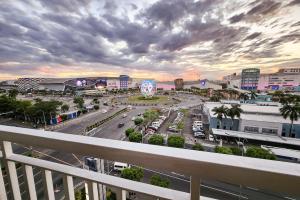 Artsy 110sqm 2br in MOA 200mbps Wifi XBOX Printer