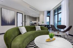 Waves - Elegant Waterfront Living in Dubai's Business Bay