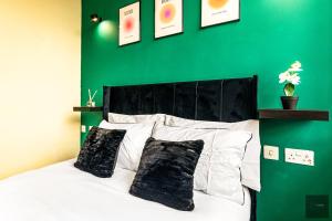 Chic City Escape - 1BR City Centre