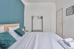 Château Émeraude, T2 hypercentre, Terrasse, Charme et détente