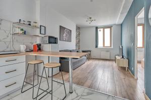 Château Émeraude, T2 hypercentre, Terrasse, Charme et détente