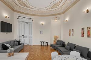 Old Town Heritage near French Embassy - Royal View